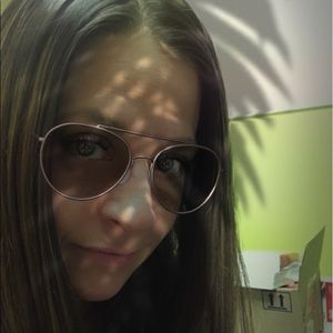 Meet your Posher, Mariella